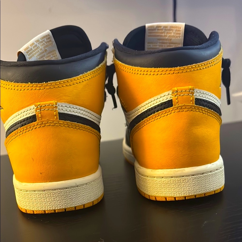 Kids Jordan 1 Retro High OG Taxi (PS) Size 2 - Picture 3 of 9